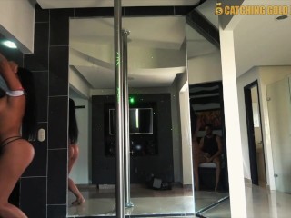 Super Big Ass Gym Girl Gets Extremely DEEP ANAL From A HUGE Penis