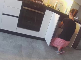 Wife fucks a neighbor in the kitchen. Real cheating