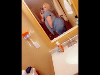 BBW domme Gxddess_fe being hot in mirror