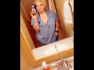 BBW domme Gxddess_fe being hot in mirror