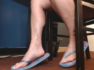 Pretty Blue Flip flops Foot Fetish Under Makeup Vanity Shoeplay