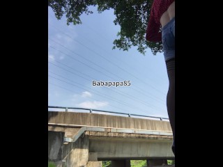 红色抽绳波点上衣黑丝高跟田野露出