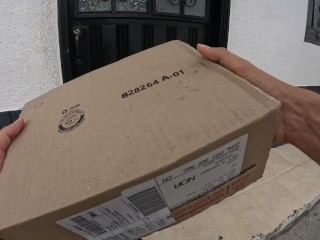 I pay the delivery man with a blowjob and he fucks me hard