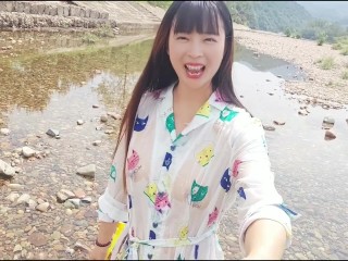 【ビショビショ】河原ノーブラ散歩中に水を掛けられ...💦人妻,熟女,日本人,無修正,素人,個撮,個人撮影,ちくぽち,ヌード,野外露出,屋外,オナニー
