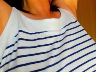 ひょろひょろ生えてる腋毛をぶちぶち毟っていく。