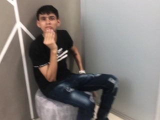 while my parents are not at home, my stepsister is serving my big cock TUflacasex