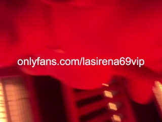 LaSirena69 loves to aggressively rub her pussy under the red light!!