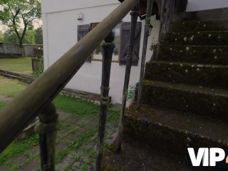 VIP4K. Guest House Girl