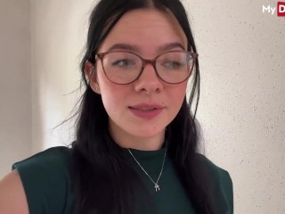 Teen (18+) Amateur Roxi Black learns how to suck dick - MyDirtyHobby