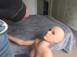 bold sexdoll get a big load of cum