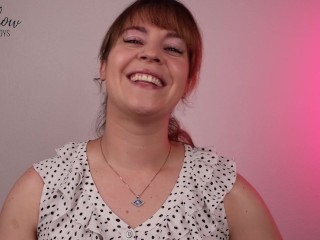 Sex Toy Review - Kisscool Clitoral Tapping Silicone Vibrator with Finger Loop for Accessibility