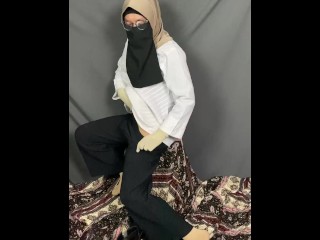 Bella Mustika HIjab Trans Mastrubation