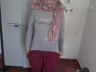 mature turkish cuckold wife with hairy pussy from Istanbul