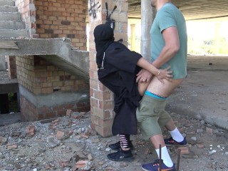 cheating arab wife fucks German expat in public امرأة سورية تزني مع رجل ألماني