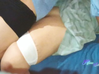 PADRASTRO PERVERTIDO SE APROVECHA DE SU HIJASTRA COLEGIALA. AY PAPI LA TIENES MUY GRUESA!