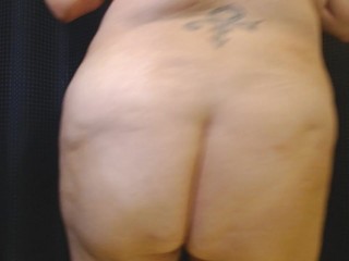 Jiggling Jumping Clench Bouncing Ass Cheeks