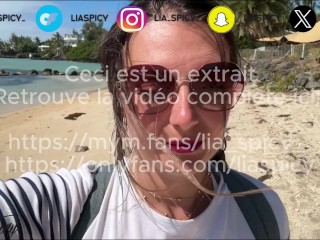 Vlog à Maurice, baise sur une plage publique et éjac sur des lunettes