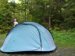 Sexy girl warmed up in a tent and gave her wet pussy for it