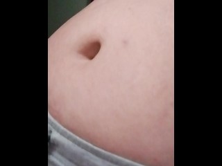 Just playing with my bellybutton and makes me wet