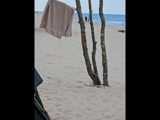 Кончила прямо на пляже в Германии