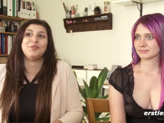 Ersties - Maria M und Julie verwöhnen sich mit einer ausgiebigen Ölmassage mit einem lustvollen Höhe