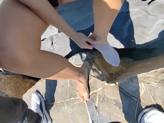 Voglio succhiarlo e farmi scopare in riva al mare.