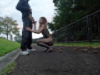 初野外。ど変態彼女にエロい下着を着させて野外露出プレイ。オシッコも。First time outdoors. A perverted girlfriend wears erotic underwear