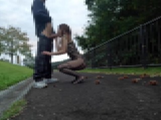 初野外。ど変態彼女にエロい下着を着させて野外露出プレイ。オシッコも。First time outdoors. A perverted girlfriend wears erotic underwear