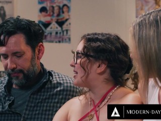 MODERN-DAY SINS - Pervert MILF Cory Chase Lures Stepdaughter-In-Law Leana Lovings Into FFM Threesome