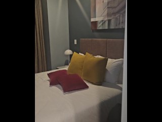 BBW PUSSY PLAY WITH HAIR BRUSH IN HOTEL WHILE ON A WORK TRIP