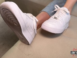 My girlfriend does a ShoeJob in a Nike AF1