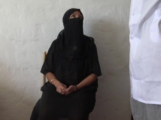 This Muslim woman is SHOCKED !!! I take out my big black cock for my Iraqi patient.