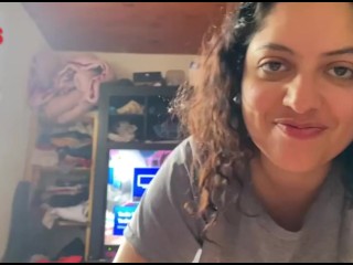 Puta Argentina BabyLuna939 me chupa la pija me hace una paja con las tetas hasta dejarme sin leche y