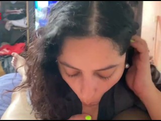 Puta Argentina BabyLuna939 me chupa la pija me hace una paja con las tetas hasta dejarme sin leche y