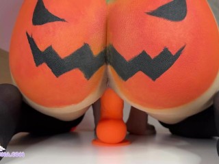 PUMPKIN PAWG CREAMS ON HUGE COCK FOR HALLOWEEN