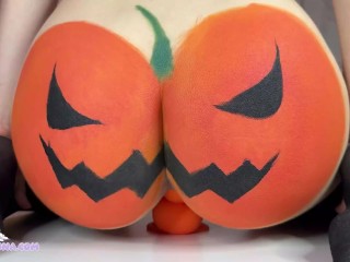 PUMPKIN PAWG CREAMS ON HUGE COCK FOR HALLOWEEN