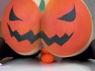 PUMPKIN PAWG CREAMS ON HUGE COCK FOR HALLOWEEN