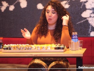 Maria Alive - FEEDEE - Sushi contest stuffing 100 pieces challenge