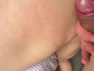 loira gostosa com fato de Halloween é fodida com força e leva leitinho na barriga