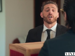 VIXEN Curvy Cock-Hungry Queenpin Valentina Nappi Takes Care Of Busines