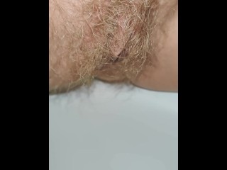 💛 Hairy pussy pees in sink 💦 Perverted mom pissing and dripping creampie