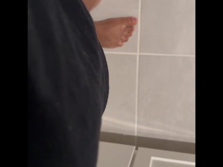 CLEANING MY DIRTY CHUBBY FEET