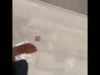 CLEANING MY DIRTY CHUBBY FEET