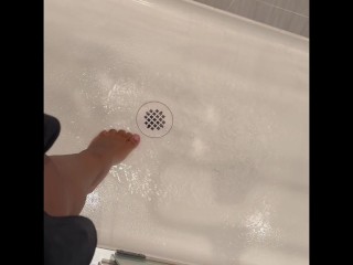 CLEANING MY DIRTY CHUBBY FEET