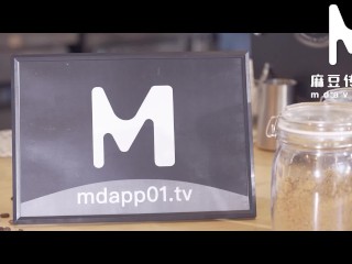 ModelMedia Asia - Taste the aroma of coffee in your mouth through a deep French kiss