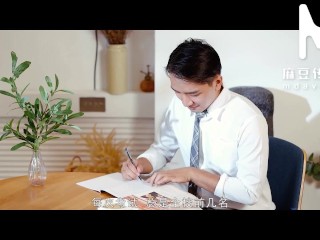 ModelMedia Asia - Taste the aroma of coffee in your mouth through a deep French kiss