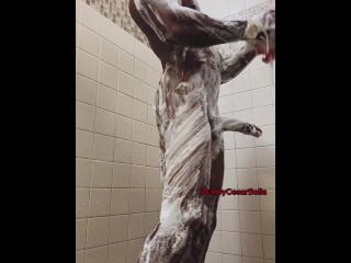 Big dick shower at public gym! IG:HeyCesarBella