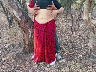 Horny Indian Housewife Cheating with Friend - Giving Deep Throat in Outdoor - Saree Sex