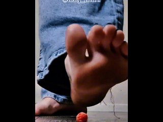 Oh I love crushing everything under my size 11 giantess feet even little men