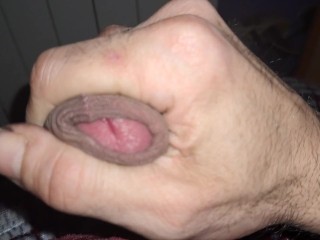 Me pongo cachondo mientras me grabo y juego con mi polla